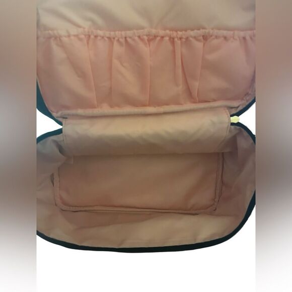 NWOT Victoria's Secret Black Toiletry Bag with Gold Logo - Picture 11 of 13